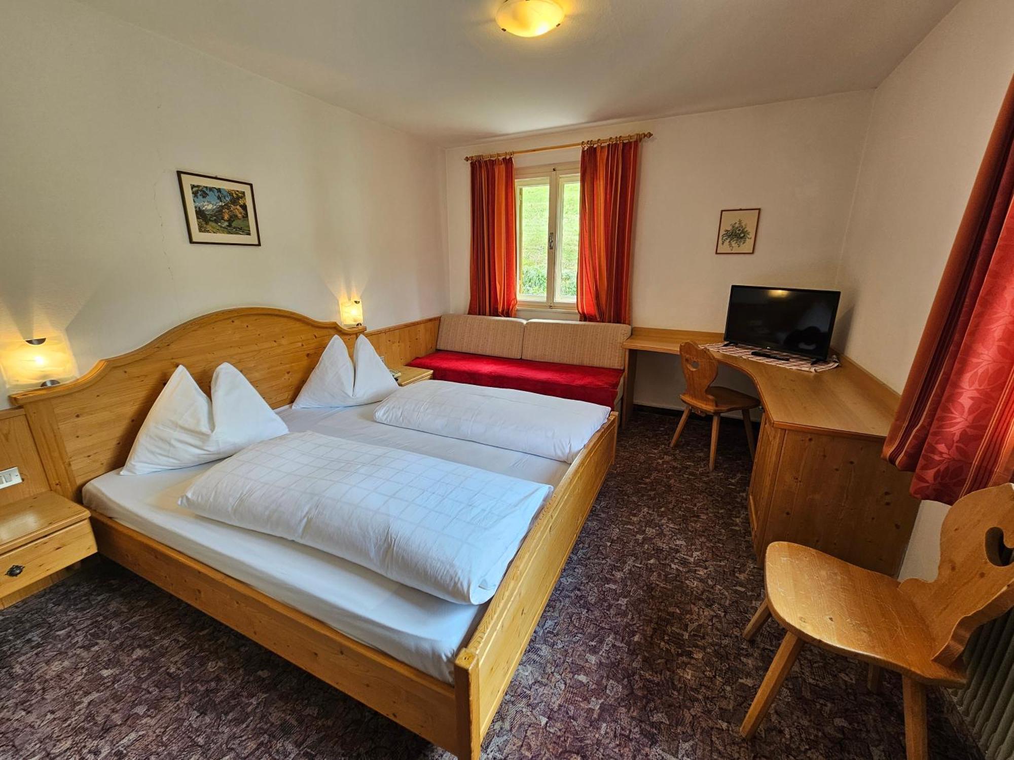 Hotel Pichlerhof San Lorenzo di Sebato Exteriör bild